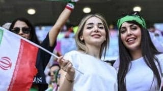 カタールＷ杯の女性たち。おとなしくしていたセレブと存在感を発揮したイランサポーター
