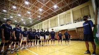 【春高バレー2023プレビュー／東山（京都）特集】今季から一新したユニフォームで新時代を切り開け vol.1／松永理生監督