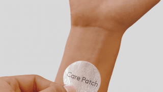 飲み会の強い味方「貼れるウコン」登場！Amazonで買えるぞ