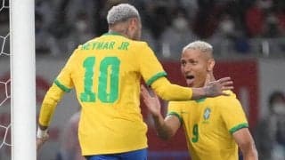 「冗談に違いない」ブラジル代表の9番が「レジェンド2人」のタトゥーを背中に！ 自身の顔も彫り込み、W杯敗退後の覚悟を示す