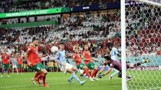 指でつんつん、マイクをペロリ！モロッコ代表GKの息子が「かわいすぎる!」と430万再生! パパのインタビュー中に見せた天使の行動