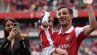 「#thankyou #idol」アーセナルDFセドリック、ブラジル代表ユニを手にしてニッコリ