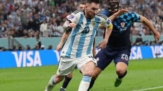 メッシ、沈黙を破って敵にも審判にも噛みつきまくり。その変貌がアルゼンチンを奮い立たせる