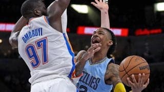 サンダー戦に出場したモラント…第2Q残り1分から2つのテクニカルファウルで退場処分に