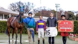 10番人気の伏兵が5馬身差の圧勝 三連単は86万円の波乱決着に