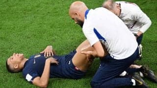 「1人だけVIP待遇」3人がかりで“徹底的”にマッサージされるムバッペの姿が反響！「めっちゃシュール」