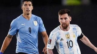 ルイス・スアレスがW杯制覇のメッシを祝福