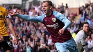 昨季限りでバーンリー退団の元チェコ代表FWヴィドラが母国の名門にフリーで加入