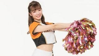 美しい開脚が「柔らかすぎる」　巨人ヴィーナス菊池桃子さん、大反響の“1位ポーズ”