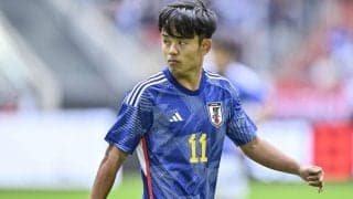 「優しすぎ」「人格も一流」日本代表・久保建英が「スペインで見せた神対応」にファン絶賛！ W杯後の“タケフィーバー”に「自分の手でインク出してから書こうとするの聖人すぎ」の声