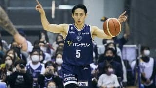 残り1分35秒から7得点1アシスト…クラッチタイムで輝く“別格”の河村勇輝に、青木HCが見たある選手の面影
