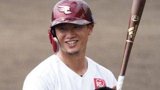 イケメンの決めポーズに「心臓がもちません」　ビシッとスーツが「100倍かっこいい」