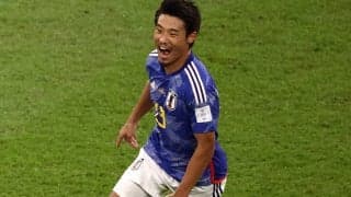 「サンタ似合ってる」「可愛すぎ」W杯を戦った守田英正、サンタコスプレで妻と娘とクリスマスを祝う「本当にかわいい家族」