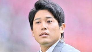 「これは胸熱」元日本代表の内田篤人氏＆小野伸二が「圧巻コンビプレー」! フットサル対決での「ワンタッチパス→絶妙落とし」から生まれたゴールに脚光