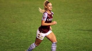 「美しい女神」「完璧なスタイル！」スイス女子代表FWが水着のオフショット披露！W杯でなでしこと対戦の可能性も