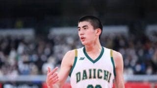 流れを引き寄せるバスケット・カウントで福岡第一の決勝進出に貢献した城戸賢心「明日の決勝を勝って先輩たちを超える」