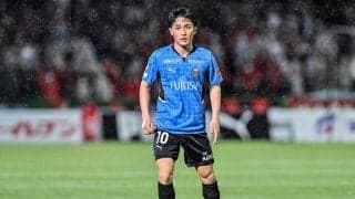 「こんなガッツポーズ試合で見たことないぞ笑」川崎Fのボーリング大会で「大島僚太が歓喜のガッツポーズ」！ 大島、車屋、橘田ら8人で争った年の瀬の「個人戦」