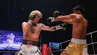 【RIZIN.40】「来年は斎藤裕と対戦」平本蓮、ミスターX・梅野に強烈左フックをお見舞い