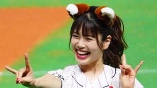チアとアイドルの“フリフリ”は「破壊力がえげつない」　きつねダンスが紅白ジャック