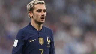 グリーズマンの新ヘアスタイルに驚愕、誰よりも目立つネオンピンクに！