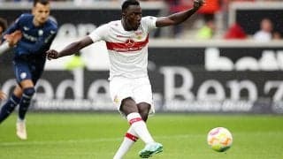 シュツットガルトが主力FWサイラスと契約延長！　過去に経歴詐称が話題に