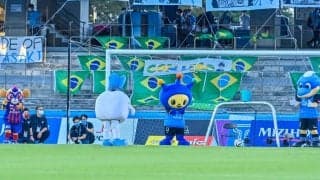 「いい旦那さんだ」川崎フロンターレきっての「愛され夫婦の誕生日2ショット」公開される！ 遠距離恋愛から発展し、昨年10月の公開プロポーズで結ばれた史上初のマスコット夫婦