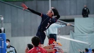 圧倒的な高さを武器に東山はストレートで3回戦へ【春高2023】