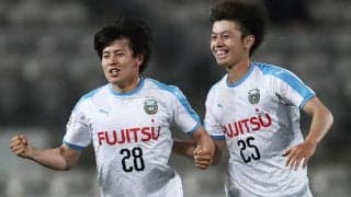 「いい顔してる」「ほっこりしすぎる2人」川崎Fの脇坂泰斗、「いつまでも可愛い弟的な存在」と語る田中碧と笑顔で2ショット「必ず一緒にプレーすることを誓いました」