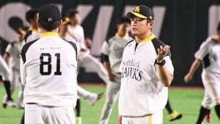 千賀を飛躍させた“教えない”指導　元鷹コーチが貫く「長所を消さない」投手育成