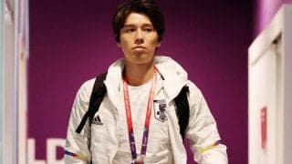 本当に本人!? メガネにマスク姿の田中碧がドイツ到着、クラブが動画アップも分かりにくいと話題