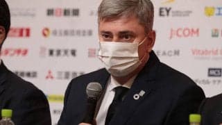 「目標は優勝」浦和の新指揮官スコルジャ監督が就任会見で意気込み「攻撃的なスタイルでゲームを支配したい」