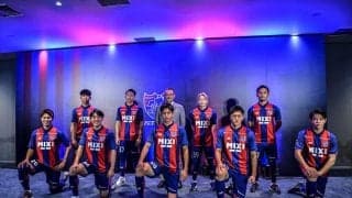 FC東京が新体制発表！ 横浜FMから移籍のFW仲川輝人のユニフォーム姿やＭＦ松木玖生の背番号「7」姿がお披露目されるも、出席予定だった日本代表・長友佑都は欠席