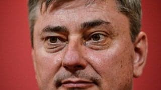 浦和レッズ新指揮官が「身長高すぎない?」と話題に！ 190cmを誇るGK鈴木彩艶との「横並び写真」が反響呼ぶ