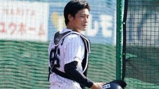 球界屈指の「バズーカ」がなぜ出戻り？　わずか1年半…居場所なかったロッテ捕手事情