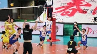 駿台学園、セットカウント０－２から大逆転！エース佐藤のサーブで崩し歓喜の瞬間「すごくうれしくて、自然と涙がこぼれた」／春高バレー