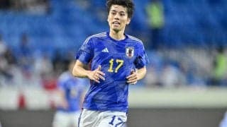 「可愛いすぎかょ」「本当に愛おしい」日本代表・田中碧の「スーツケースに乗って遊ぶ映像」が8.6万回再生の大反響！ 「子どものとき誰もが一回はやるやつ」の声出た、空港でのかわいすぎる姿