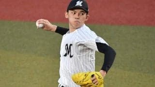 加速し続ける剛速球「やばっ」　佐々木朗希の地元トレに称賛「捕れる友達すごい」