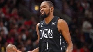 ネッツのケビン・デュラントが右ヒザの内側側副靱帯を負傷…約1カ月間の離脱か