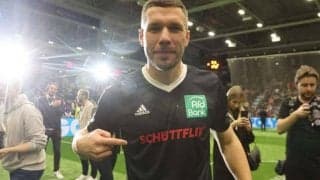 元神戸のポドルスキ チャリティーマッチでまさかの退場「どんな試合だろうが関係ない」