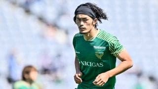 「雪がお似合い」札幌新戦力DF馬場晴也が受けた「北海道の洗礼」に、チームメイトは「まだまだ甘いな」！ 大雪に見舞われ、「寒いです。無理です、もう。早く沖縄に行きたいです」