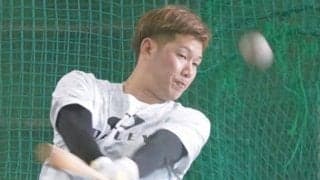打撃フォームが「吉田正尚」？　DeNA京田の変化にファン注目「戦う顔してる」