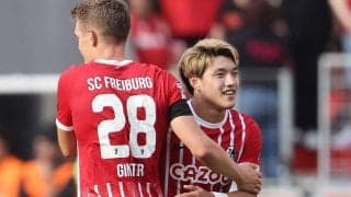 「なんだか可愛い」「カッコ良すぎてやばい」堂安律がドイツ代表DFと肩組み2ショットでキャンプ終了を報告、その笑顔が話題「仲良し感満載」