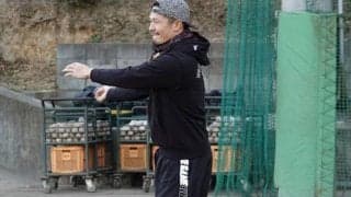 対応が難しい真正面の外野飛球　GG賞4度の名手が明かす極意「正対して見ない」