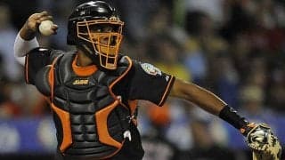 座ったまま地を這う鬼肩送球「ただの化け物」　通算391セーブ男は「元捕手だった」