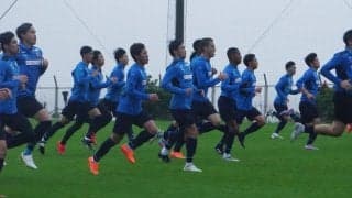 【毎日レポート！ 川崎F沖縄合宿】強風＆雨に見舞われた中でシュート練習を敢行！ 居残り練習では松長根・車屋・山根の珍しい組み合わせも…鬼木監督「キャプテンはこのキャンプ中に決めたい」