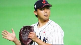 侍左腕の「糸を引くような球」　捕手目線で見るキレキレ投球は「惚れ惚れする」