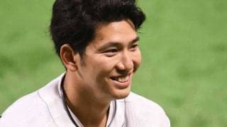 鷹・栗原、元同僚レジェンドと再会を報告　衝撃の“変身ぶり”にファン「どこの偉人かと」