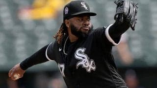 【MLB】国旗を背にダンスダンス　“クネクネ右腕”の陽気すぎる入団会見、GM称賛「見事」