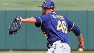 ロッテ新外国人右腕は「先発も出来る」　守護神“空席”も…吉井監督が寄せる期待