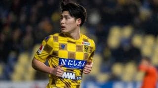 ベルギー代表GKが痛恨の失態…橋岡大樹のクロスがミス誘発、シント＝トロイデンを救う！